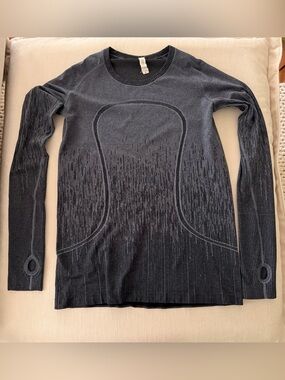 lululemon athletica Run Swiftly Tech Long sleeve top. Sz 12